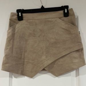 BCBGMaxazria Cream Suade Mini Pockets